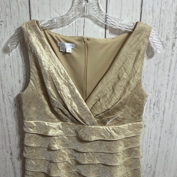 London Times Gold Layered Mini Dress
Size 8 - Picture 4 of 11